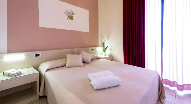 Четырёхместный номер Standard с видом на море Hotel Cirillo