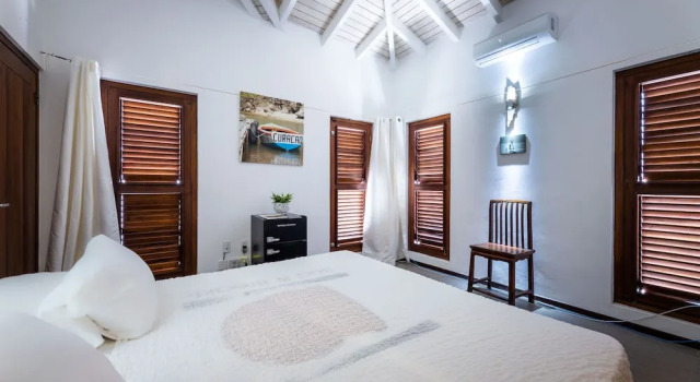 Villa Milonga - beautiful villa with pool near the beach, Забронировать Вилла Отели Виллемстад с парковкой, рядом с Jan Theil, Парковка
