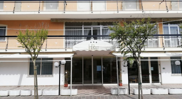 Hotel Ribot, Забронировать Отель Отели Торре Педрера 3 звезды, 3*