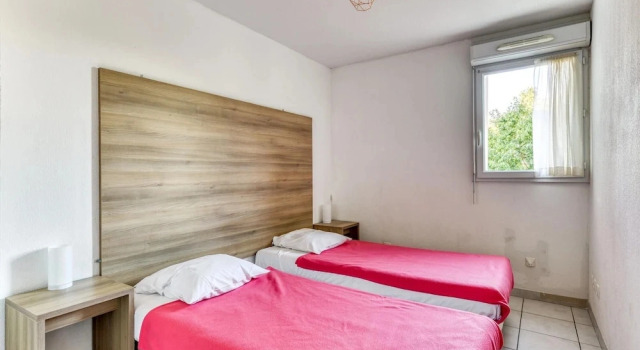 AC Apartment With Pool View for 4, Book Apartment Le Grau-du-Roi Camargue