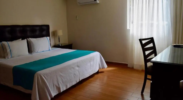 Двухместный номер Standard Country Hotel & Suites