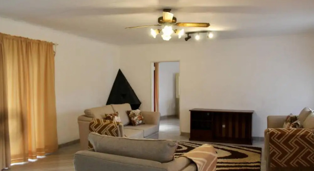 2 Bedroomed House With a Lovely Garden - 2177, Réserver Appartement Appartements à Manicaland, Appartement