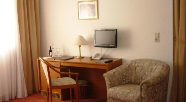 Hotel Helenenhof, Rezervați Hotel Tietzow Brandenburg