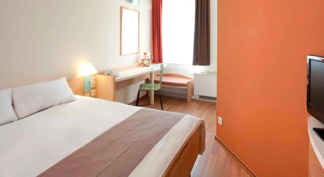 Двухместный номер Standard B&B Hotel Bonn-City