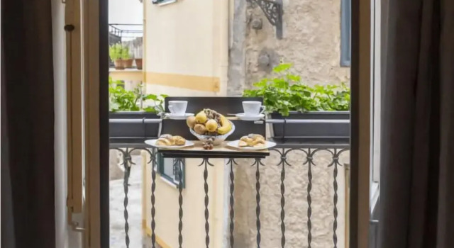 Номер Deluxe с балконом и с видом на внутренний двор PORTA SOPRANA luxury guest House & spa