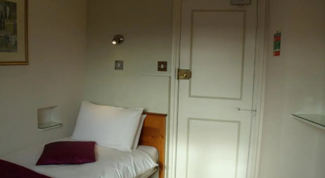 Одноместный номер Standard Harlingford Hotel