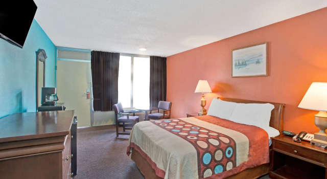 Super 8 by Wyndham Gaffney