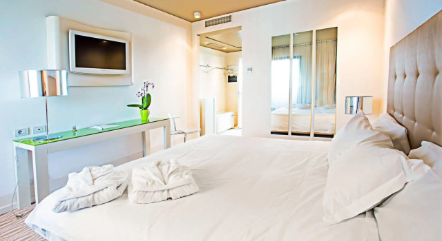 One Hotel & Restaurant