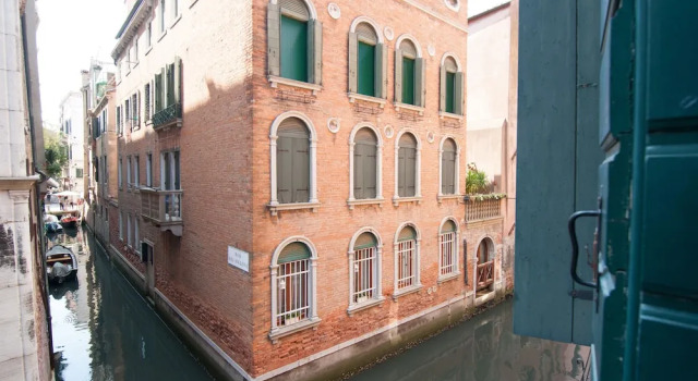 Casa Albrizzi, Забронировать Отель Сан-Поло Венеция, рядом с Accademia Bridge