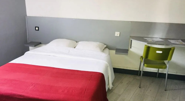 Hotel Le Fecamp, Забронировать Отель Отели Больбек с парковкой, рядом с Пейнтбольный клуб Normandie, Парковка