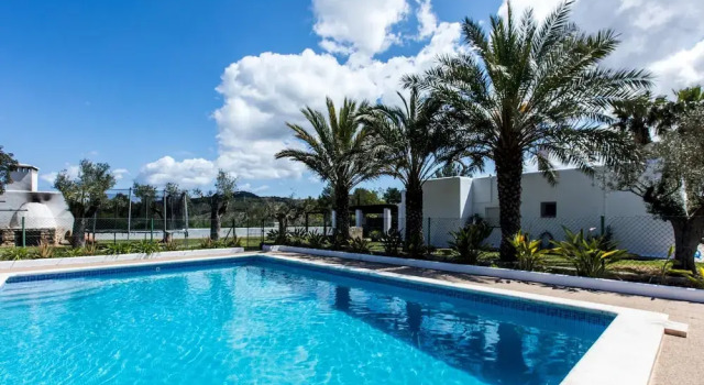 Вилла can Gertrudis Villa con Piscina Ping Pong Wifi Santa Gertrudi
