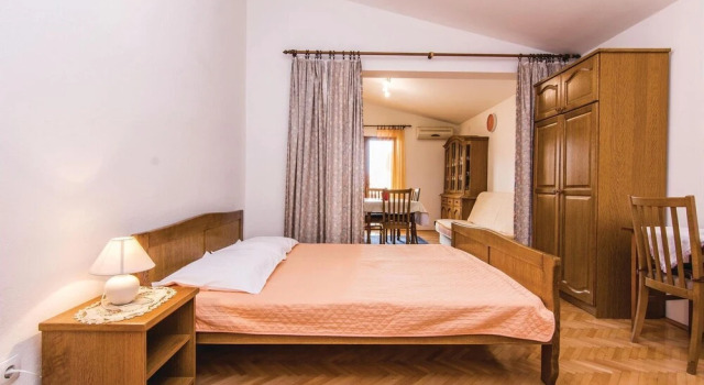 Stunning Apartment in Starigrad With 4 Bedrooms, Забронировать Апартаменты/квартира Стариград-Пакленица Starigrad-Paklenica Riviera