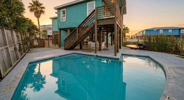 Коттедж At Last by Silver Sands Vacation Rentals