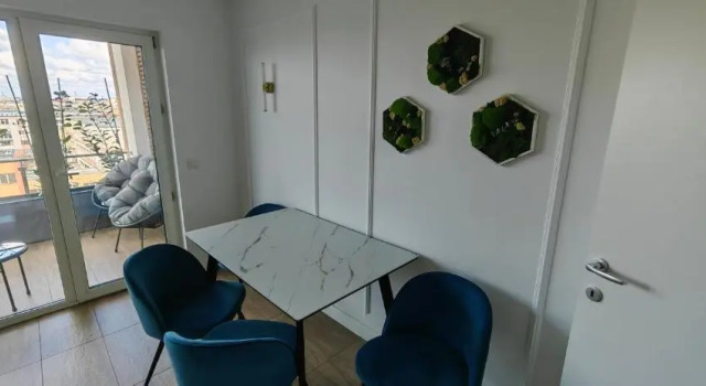 Luxury apartment Private parking self check-in51, Varaa Huoneisto Hotellit Dolj aamiaisella, Aamiainen