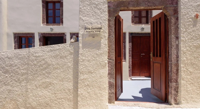 Diva Santorini Luxury Villa