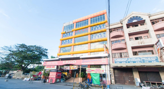 RedDoorz Plus near Vigan City Commercial Center, Забронировать Отель Виган 