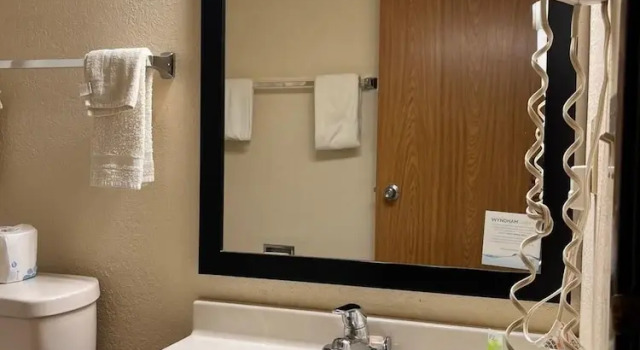 Четырёхместный люкс Fairview Inn & Suites Whitewater