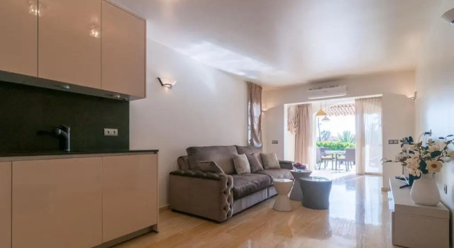 Apartamento Mango next to Del Duque Beach, Prenota Appartamento Hotel a Tenerife con piscina, Piscina