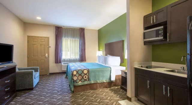 Двухместный номер Standard Super 8 by Wyndham Mansfield LA