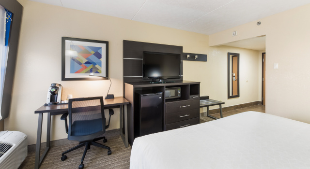 Holiday Inn Express London-I-70