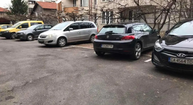 Апартаменты EU metro station, City Center, lovely 3-bedroom apartment, free parking