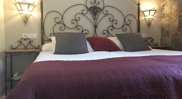 Hotel El Paso, Забронировать Отель Отели Вехер-де-ла-Фронтера 3 звезды, рядом с Церковь Святого Спаса, 3*