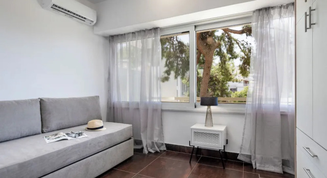 Relux Sea View 2BD Apartment by BluPine