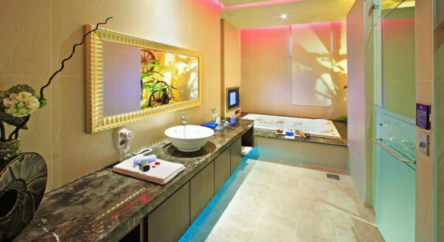 Люкс Premier Blue Coast Spa Motel