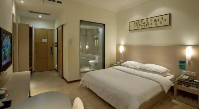 Люкс Jtour Inn Huanggang Baota Park