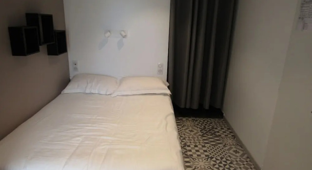 Трёхместный номер Standard Le Creusot Hôtel