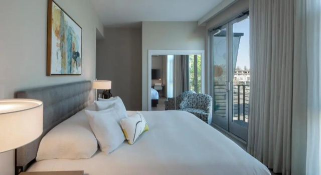 Двухместный номер Standard с балконом Art House Hotel