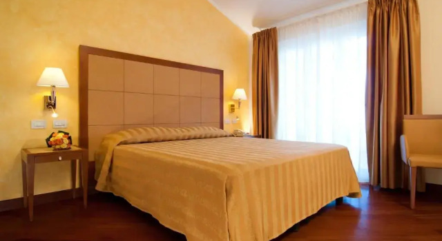 Трёхместный номер Standard с видом на море Versilia Palace Hotel