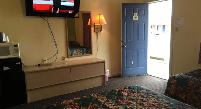 Четырёхместная студия Standard Shaws Komfort Motel