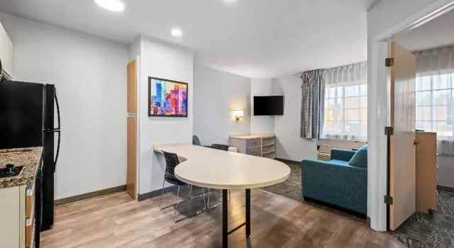 Люкс MainStay Suites Greensboro