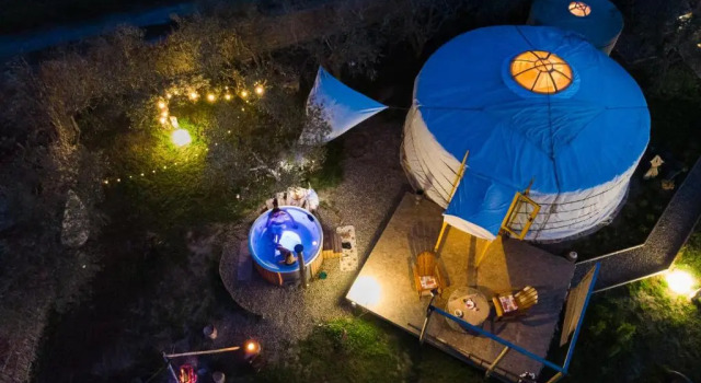 2 CUORI E 1 YURTA Glamping in Tuscany, Prenota Campeggio Asciano Crete Senesi