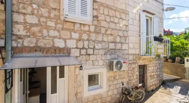 Studio TINA, Prenota Hotel Vis 