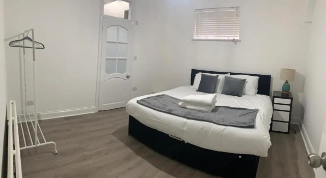 Beautiful 4 ensuite Bedroom House, Free wifi, parking, Family, Corporate, Contractors, Varaa Huoneisto Asunnot kohteessa Merseyside, Huoneisto