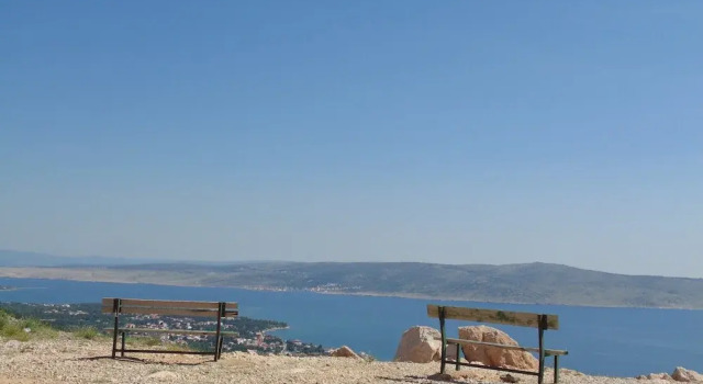 Holiday Home in Starigrad With Garden, Забронировать Дом для отпуска Коттеджи Стариград-Пакленица, рядом с Национальный парк Пакленица, Коттедж