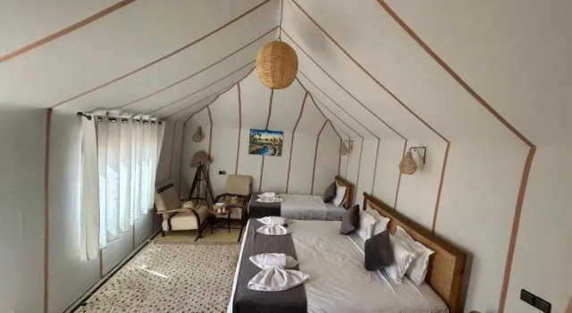 Номер Deluxe Desert Luxury Camp Merzouga