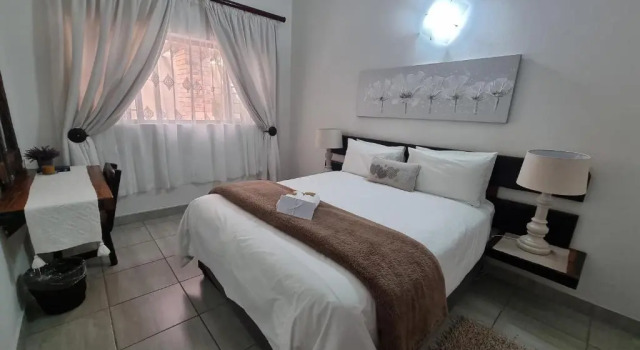 Коттедж с 2 комнатами Ndiza Lodge and Cabanas