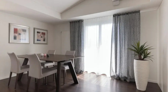 Люкс с балконом и с видом на озеро Hotel Roggerli