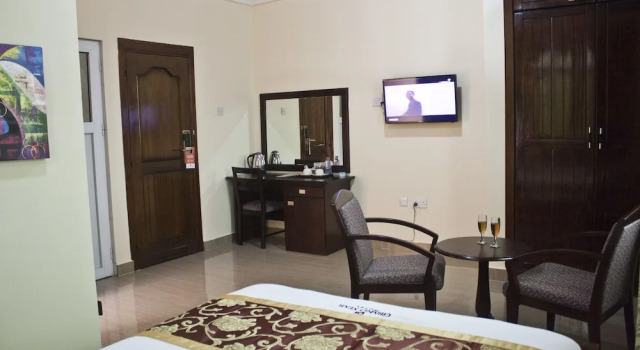 Двухместный номер Standard с балконом Grand Star Hotel