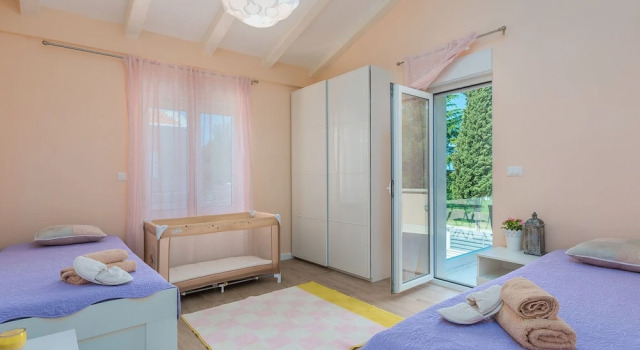 Modern Holiday House Favola In Funtana For 7 Persons Near The Beach, Забронировать Дом для отпуска Виллы Фунтана, Вилла