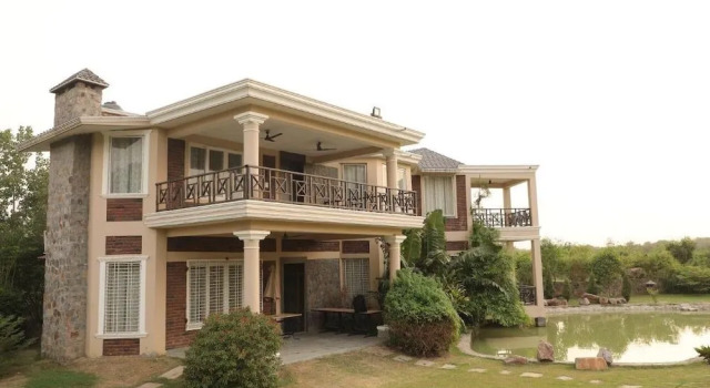 Brigadier's Plantation Retreat, Забронировать Отель Фаридабад штат Харьяна