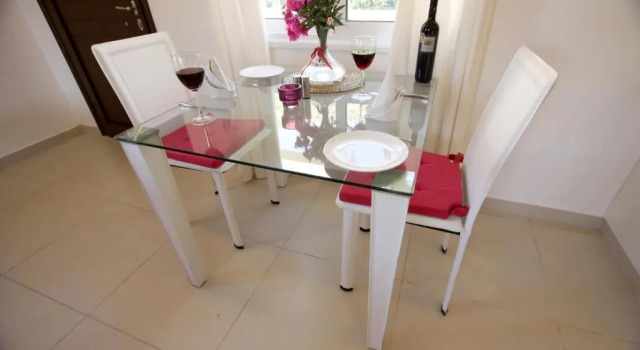 The Love Nest, Boek Hotel Pissouri Limassol