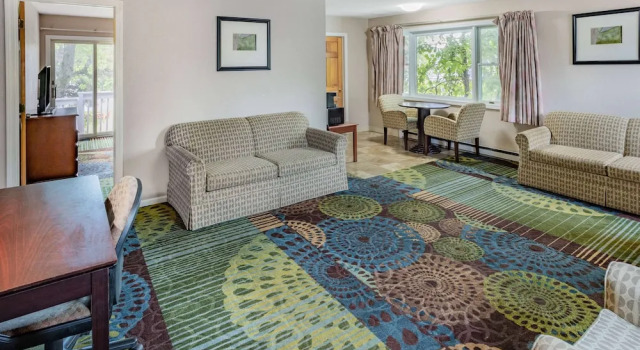 Люкс с 2 комнатами Travelodge by Wyndham Great Barrington Berkshires