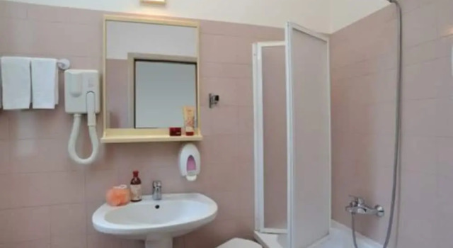 Одноместный номер Standard с балконом Hotel Plaza