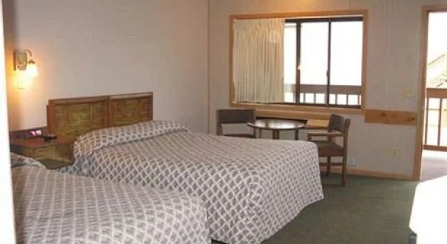 Mayflower Motel And Suites