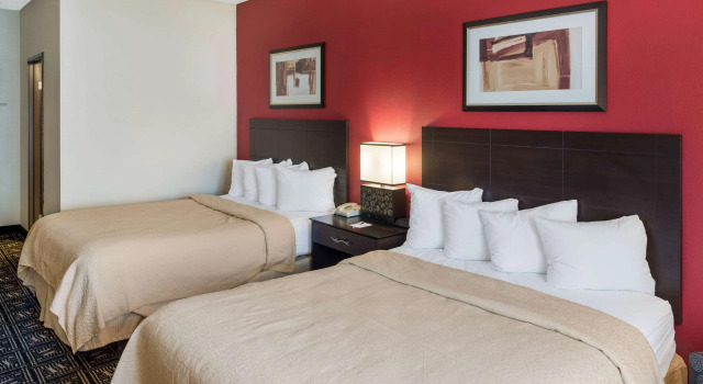 Четырёхместный номер Standard Quality Inn & Suites Mankato East