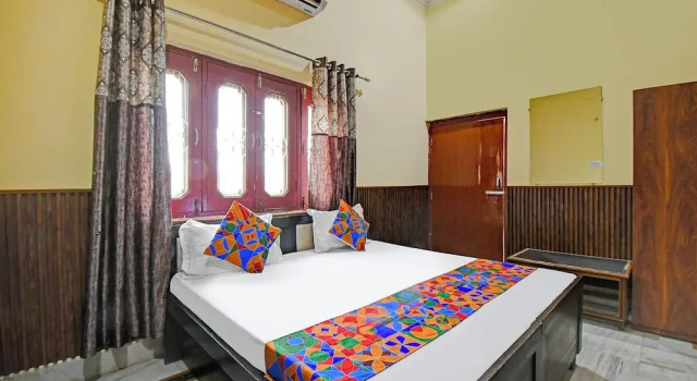 Номер Premium Fabhotel Raghunandan Inn